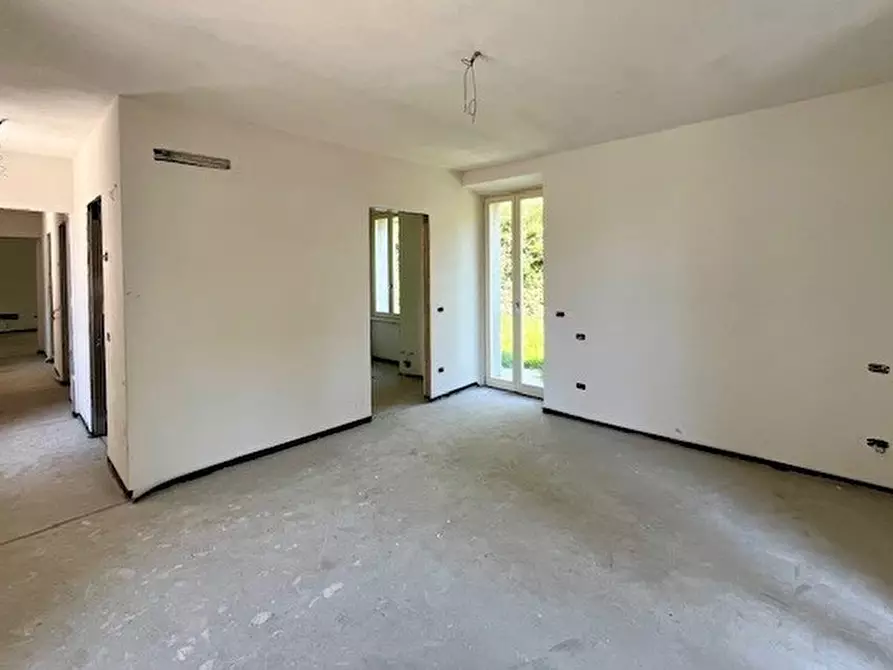 Immagine 8 di Trilocale in vendita  in Via Castello 27 a Canzo