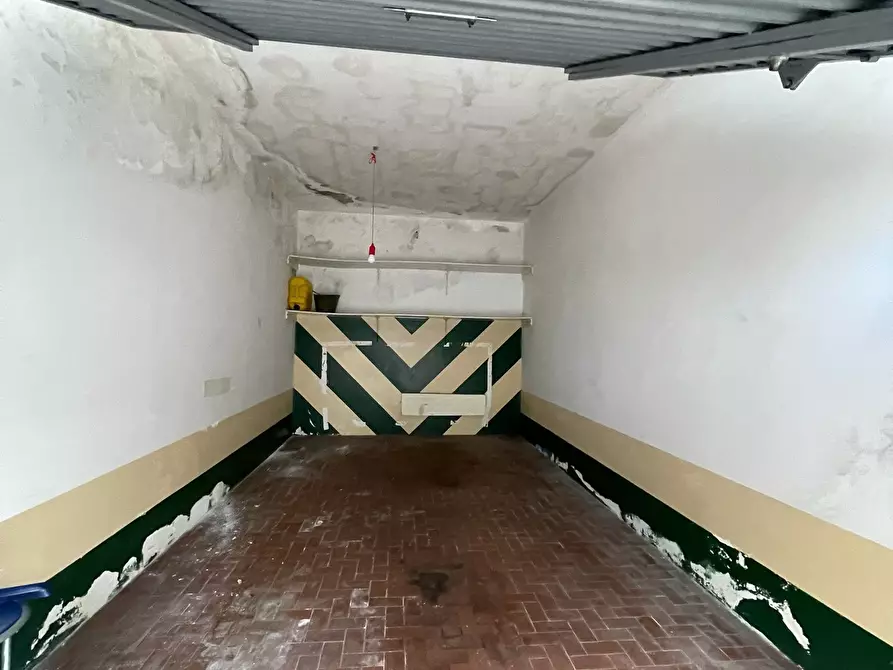 Immagine 9 di Garage in affitto  a Lecce