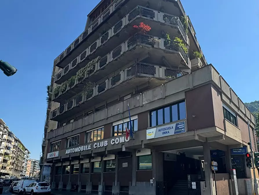 Immagine 4 di Bilocale in vendita  in Viale Massenzio Masia 79 a Como
