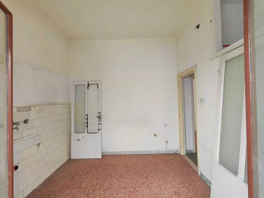 Immagine 19 di Trilocale in vendita  in Via Cristoforo Colombo 113 a Brindisi