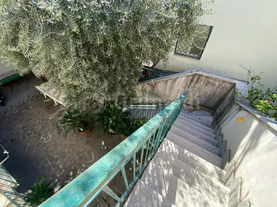 Immagine 19 di Casa bifamiliare in vendita  a Giugliano In Campania