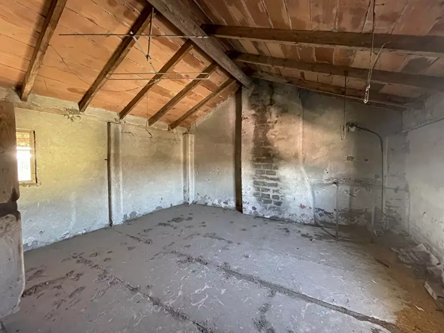 Immagine 27 di Rustico / casale in vendita  in Via Roma 4343 a Fara Novarese