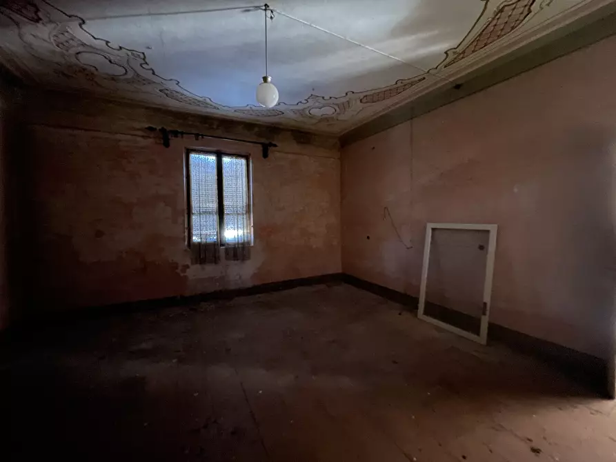 Immagine 9 di Rustico / casale in vendita  in Via Roma 4343 a Fara Novarese