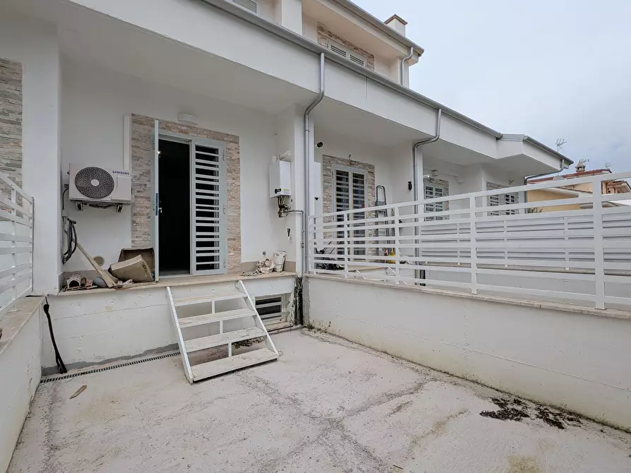 Immagine 25 di Quadrilocale in affitto  in Via Capranica 10 a Guidonia Montecelio