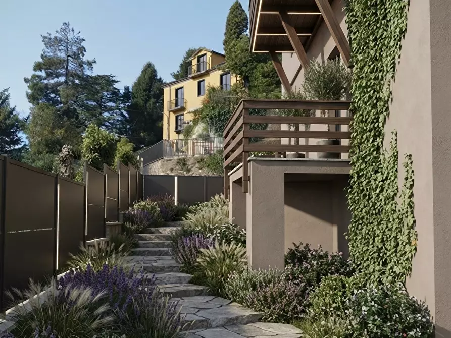 Immagine 12 di Villa in vendita  in via Scalini 38 a Brunate