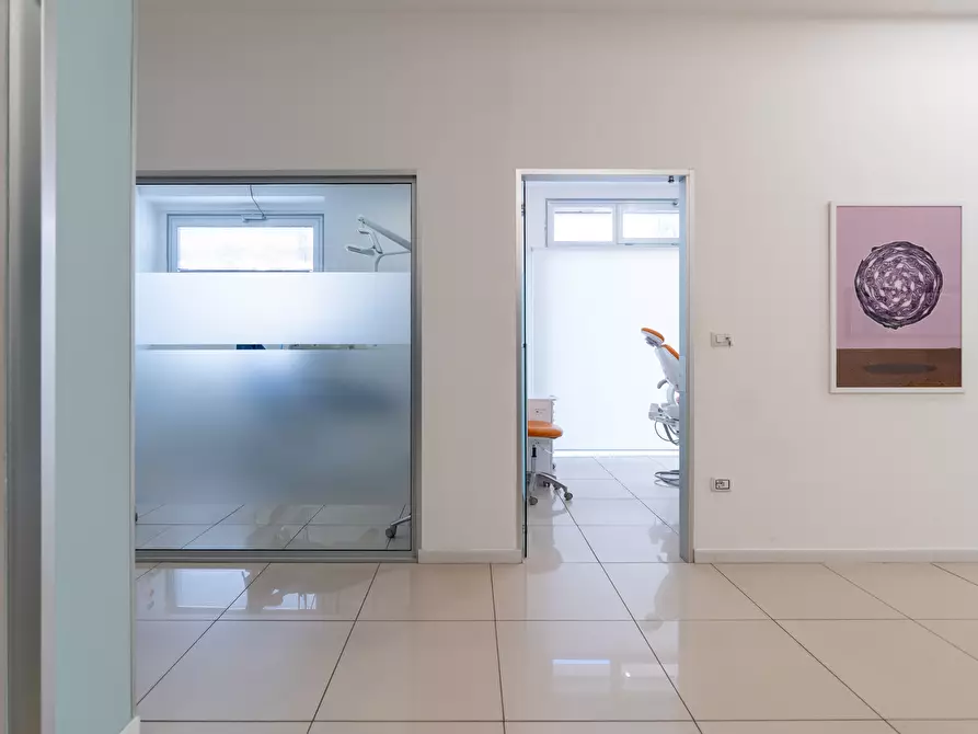 Immagine 5 di Ufficio in vendita  in Viale G. Leopardi 134 a Lecce