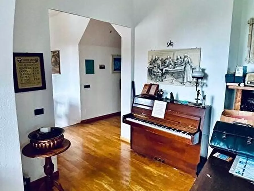 Immagine 18 di Quadrilocale in vendita  a Brunate