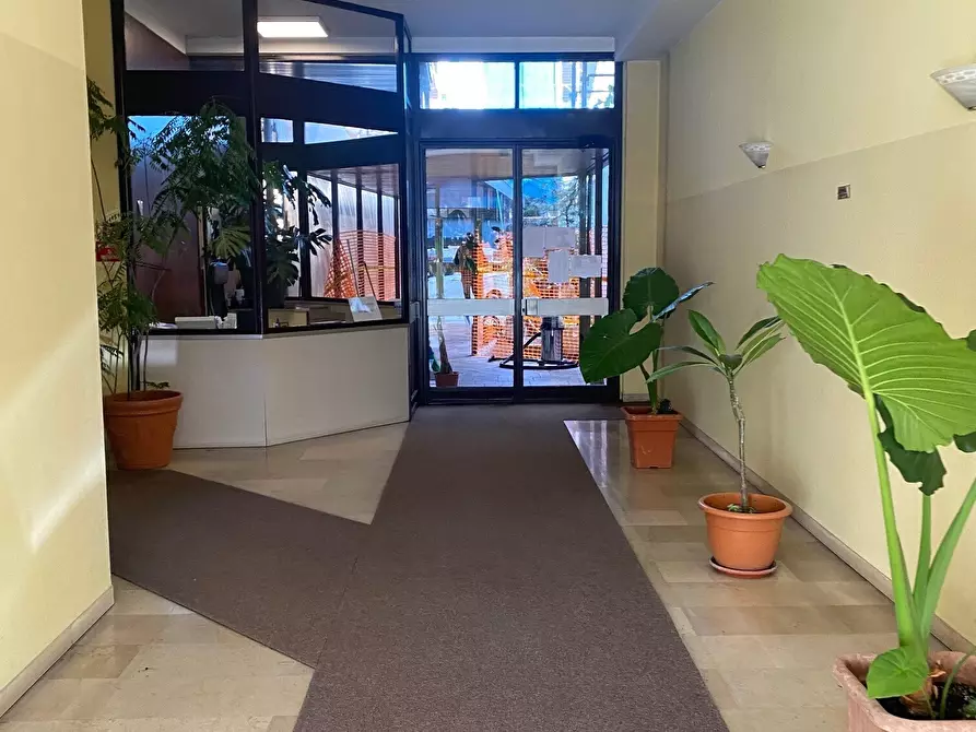 Immagine 4 di Trilocale in vendita  in Viale Innocenzo 19 a Como