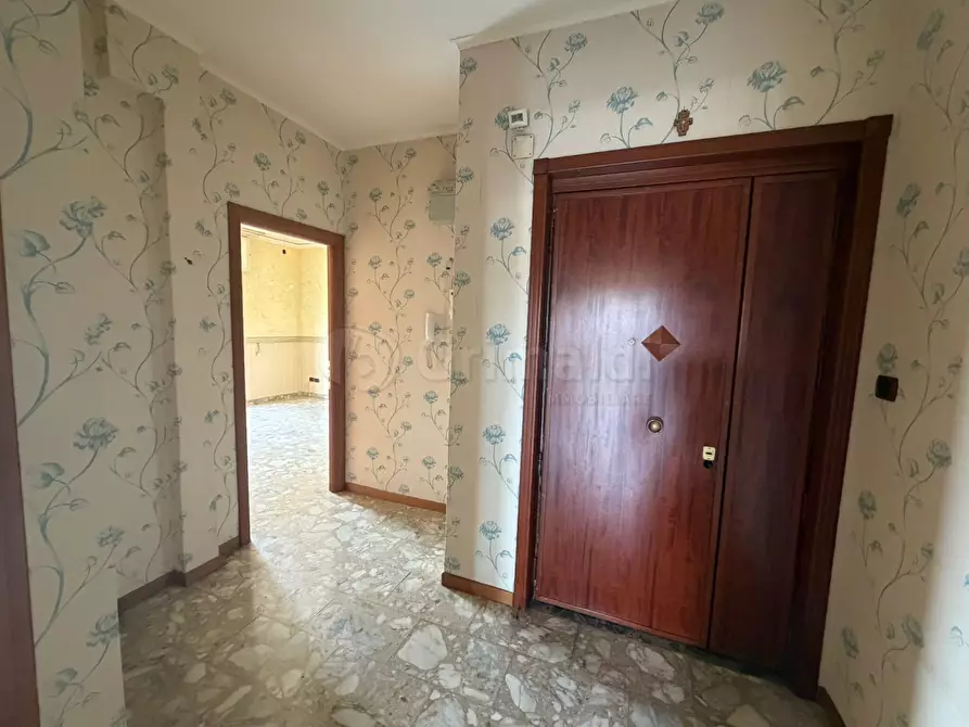 Immagine 10 di Quadrilocale in vendita  a Giugliano In Campania