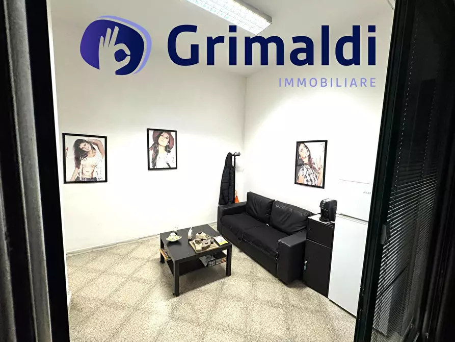 Immagine 7 di Ufficio in affitto  a Napoli