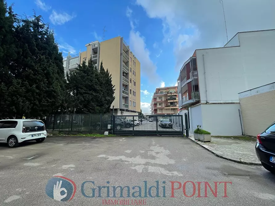 Immagine 10 di Garage in affitto  a Lecce