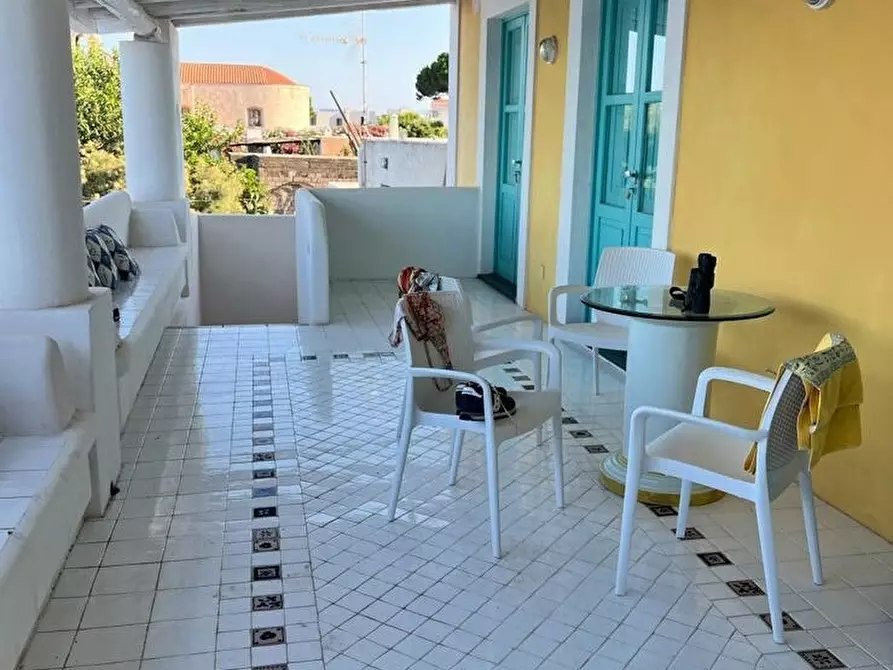 Immagine 43 di Casa indipendente in vendita  in via Umberto I 1 a Santa Marina Salina