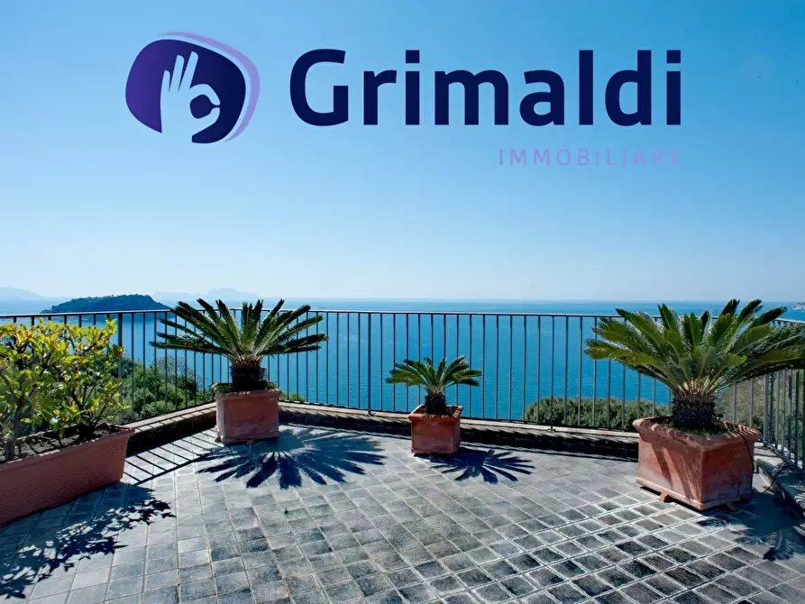 Immagine 3 di Attico in vendita  in Via San Gennaro Agnano 62 a Pozzuoli