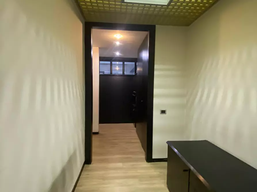 Immagine 24 di Ufficio in vendita  in Viale Paolo Onorato Vigliani 13 a Milano