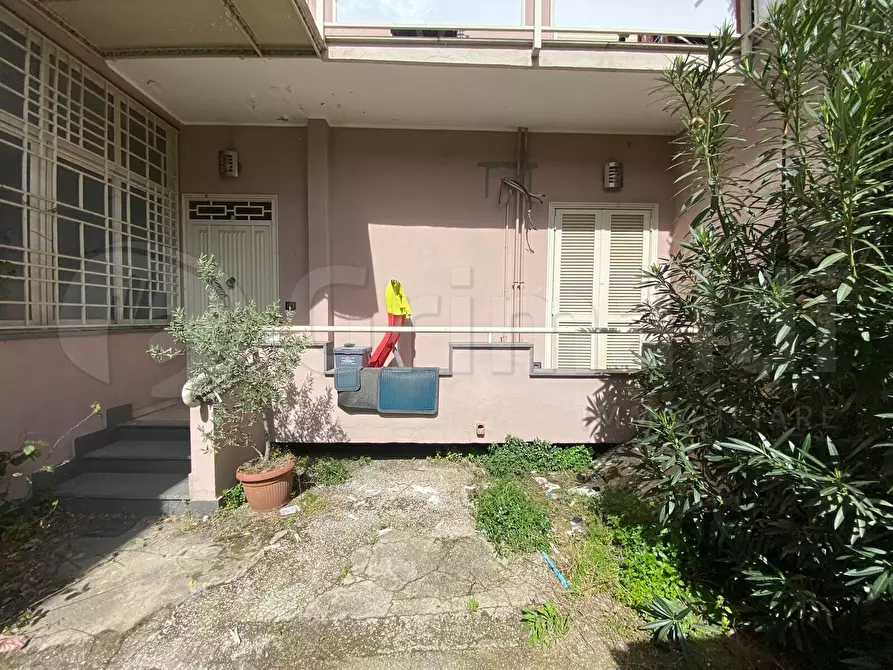 Immagine 12 di Appartamento in vendita  a Giugliano In Campania