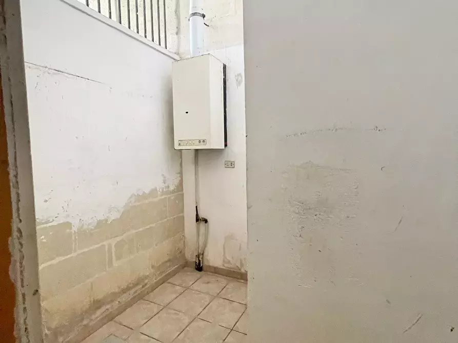 Immagine 25 di Locale commerciale in affitto  in Viale Otranto 48 a Lecce