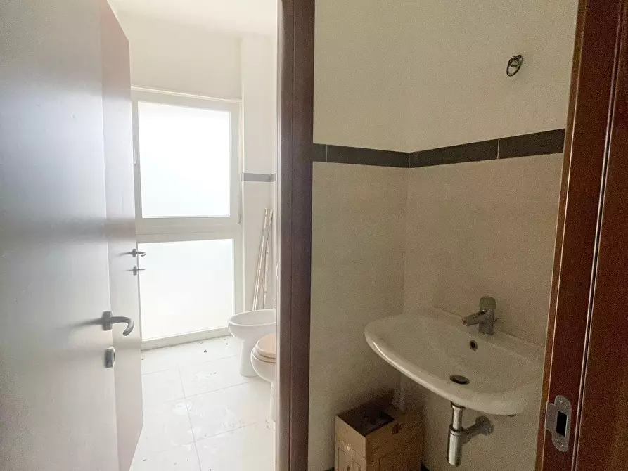 Immagine 18 di Ufficio in affitto  in Via Taranto 185 a Lecce