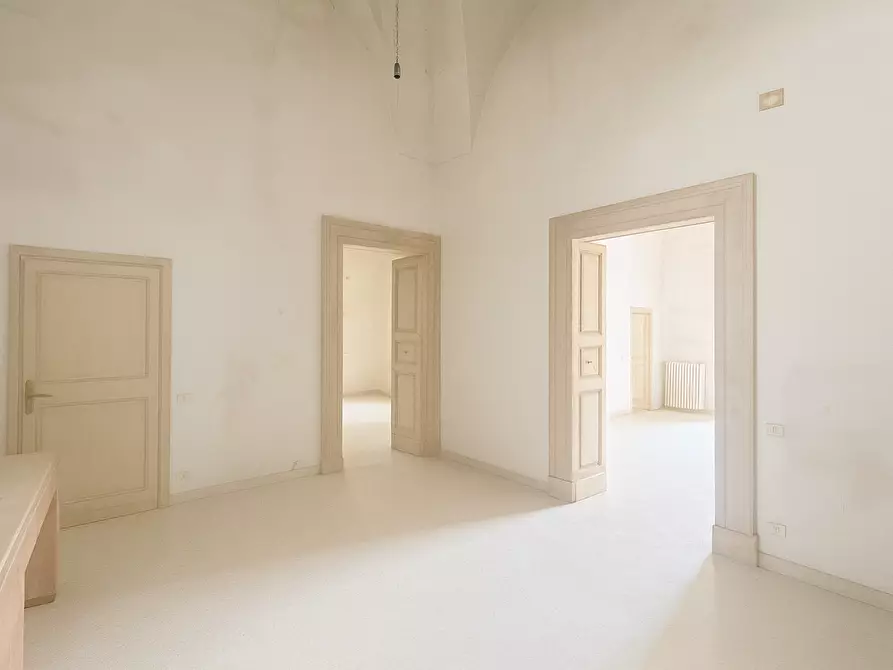 Immagine 13 di Pentalocale in vendita  in Vico dei Fieschi 2 a Lecce