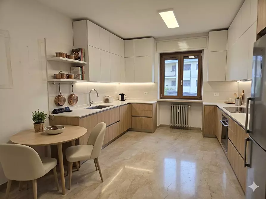 Immagine 16 di Trilocale in vendita  in Via Giacomo Leopardi 16 a Erba