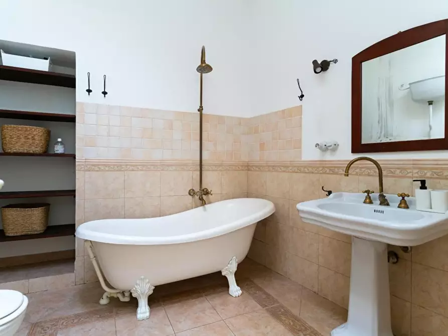 Immagine 9 di Casa indipendente in vendita  in Vico Campanella 6 a Monopoli