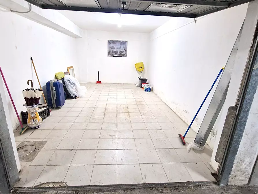 Immagine 15 di Garage in vendita  in Via Urelio Nicolodi 25 a Avellino