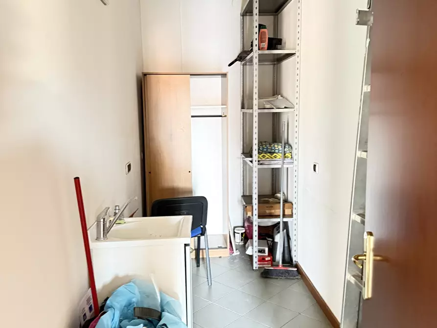 Immagine 5 di Pentalocale in vendita  in Via Salicello 76 a Castelnuovo Magra