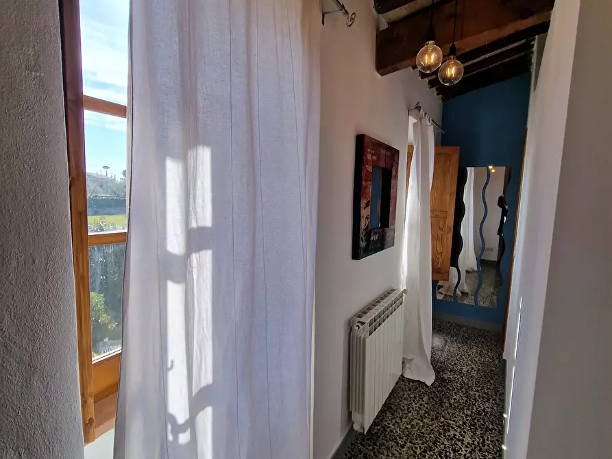 Immagine 15 di Bilocale in vendita  a Sarzana