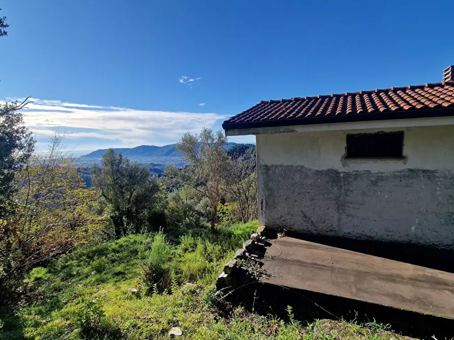 Immagine 11 di Rustico / casale in vendita  a Sarzana