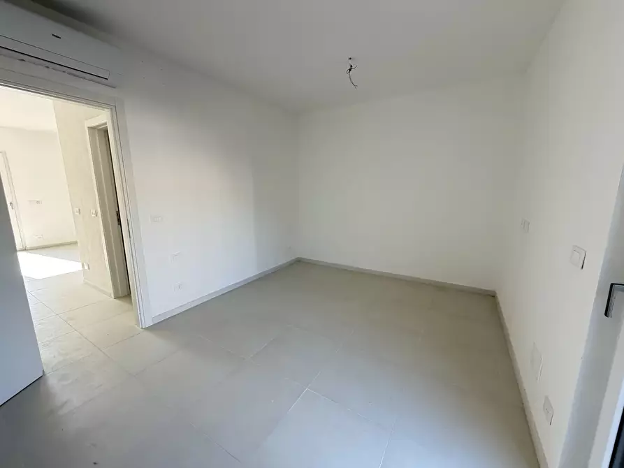 Immagine 9 di Bilocale in vendita  a Sarzana