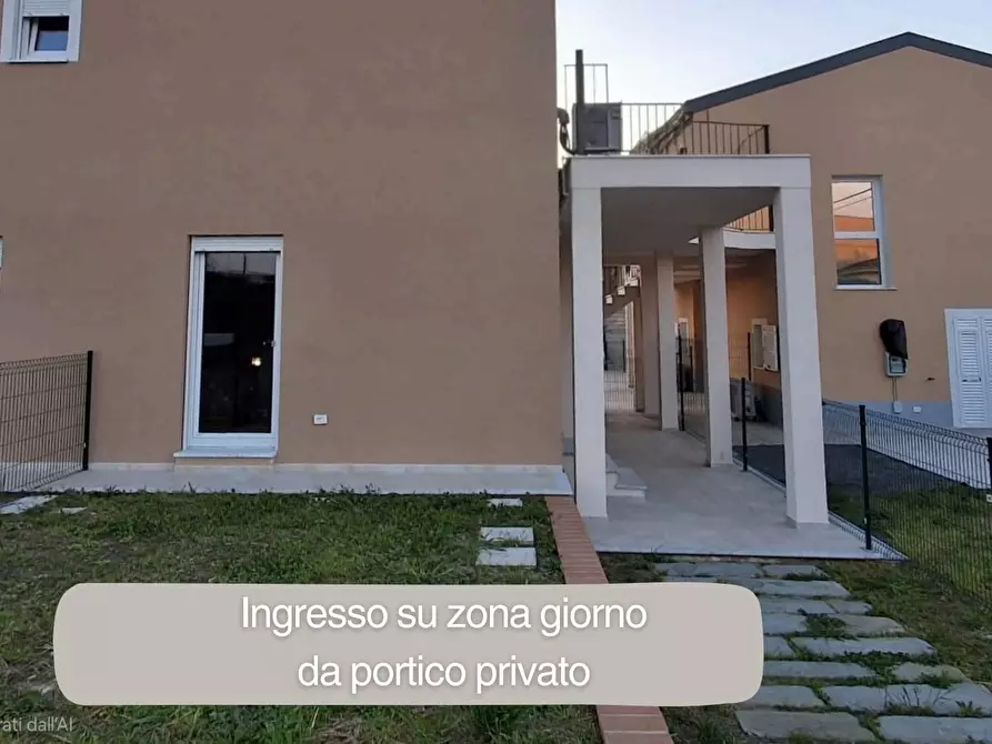 Immagine 7 di Bilocale in vendita  a Sarzana