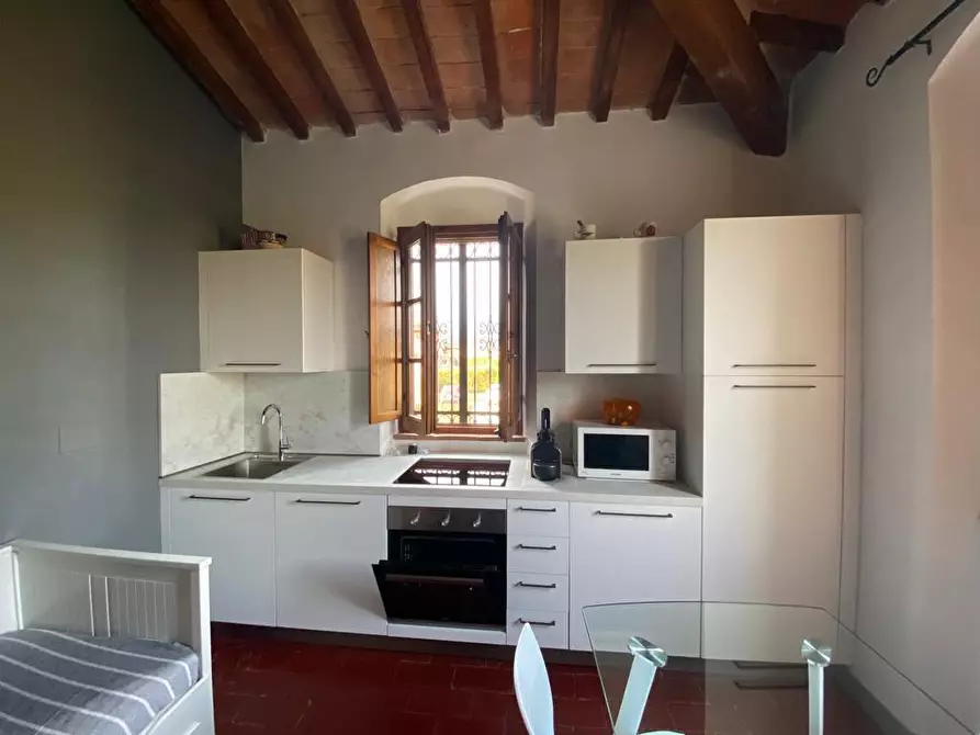 Immagine 2 di Bilocale in vendita  a Sarzana