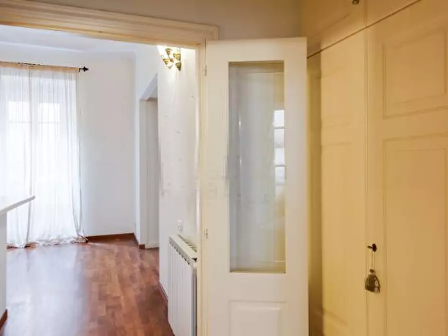 Immagine 12 di Trilocale in affitto  a Sarzana