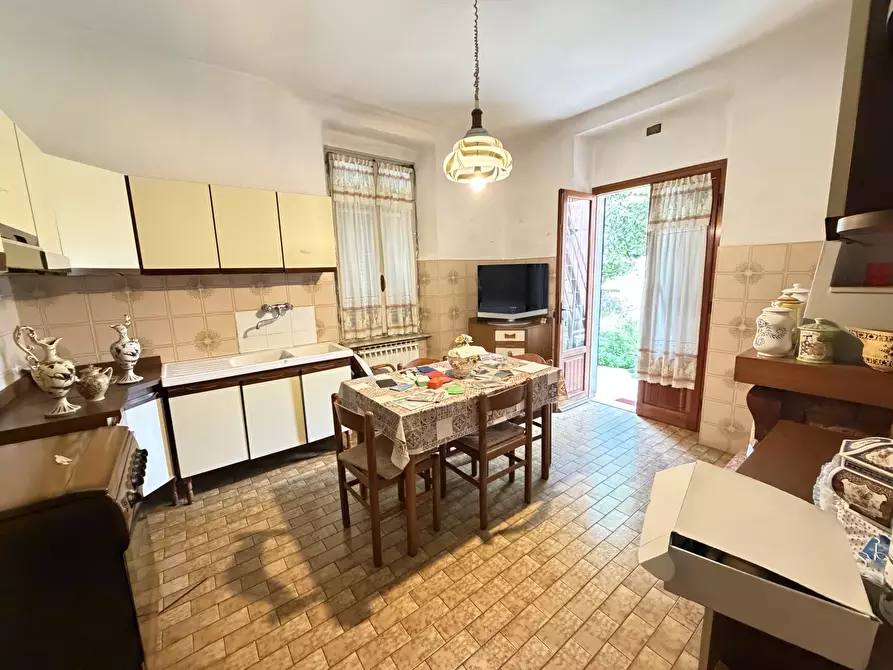 Immagine 9 di Casa indipendente in vendita  a Sarzana