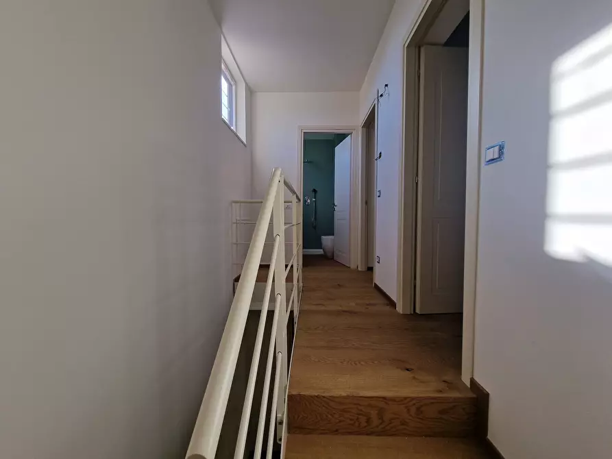 Immagine 9 di Quadrilocale in vendita  a Sarzana