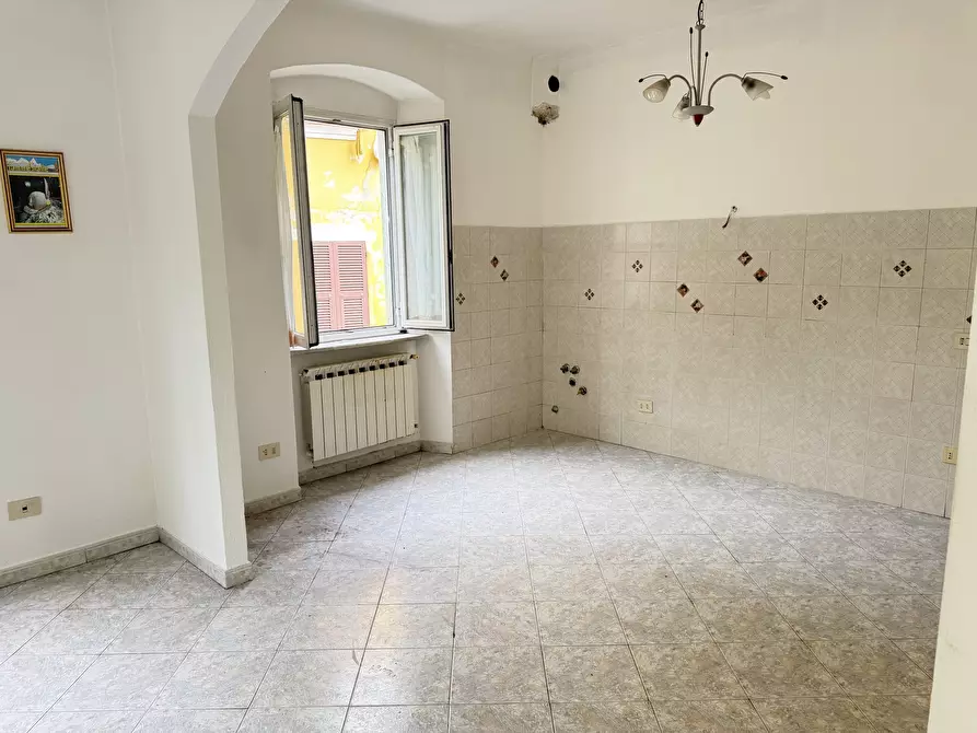 Immagine 1 di Appartamento in vendita  in Viale Giuseppe Mazzini a Sarzana