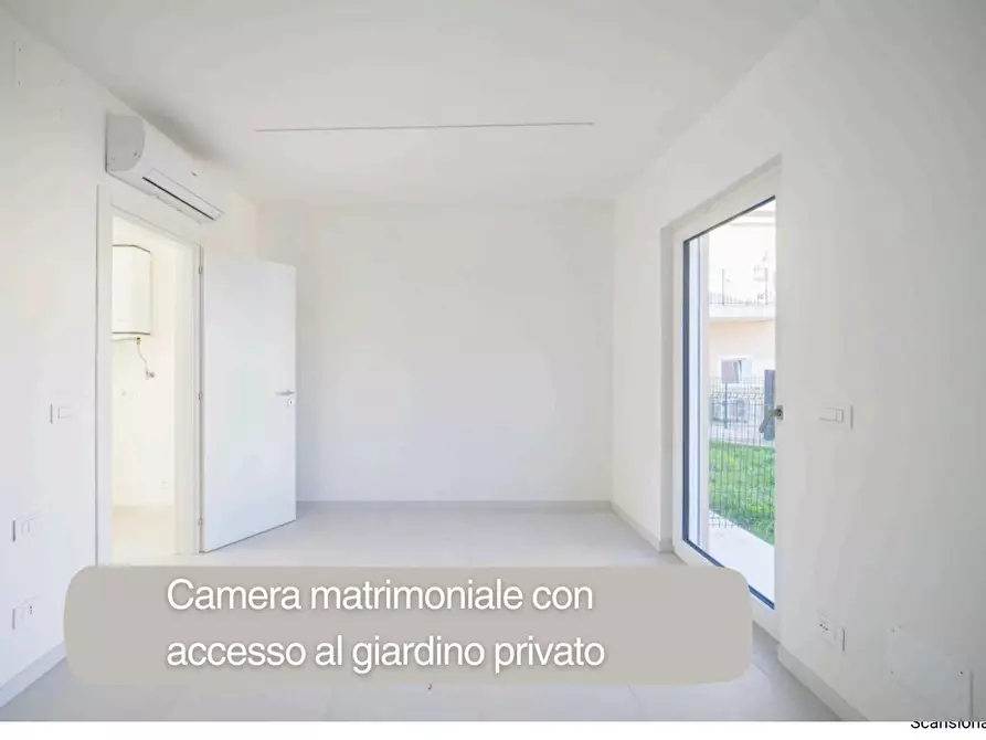 Immagine 5 di Bilocale in vendita  a Sarzana