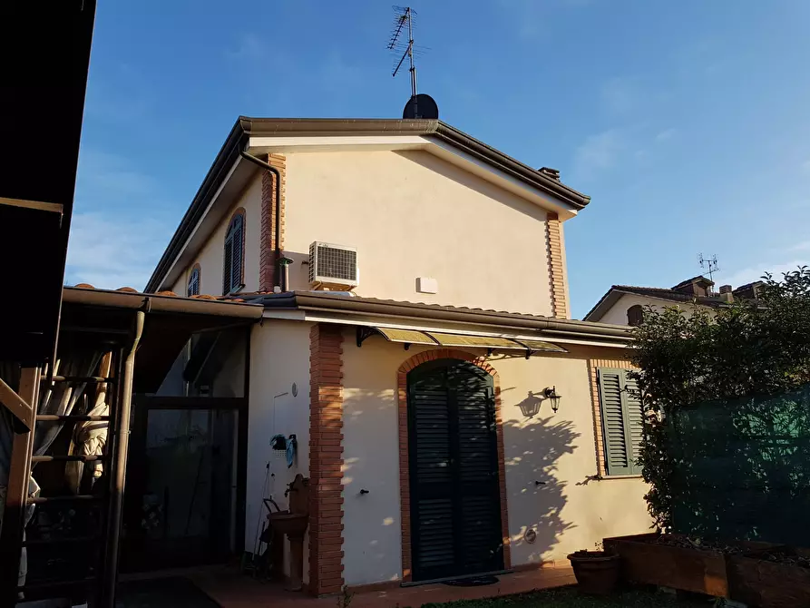 Immagine 28 di Terratetto in vendita  a Sarzana