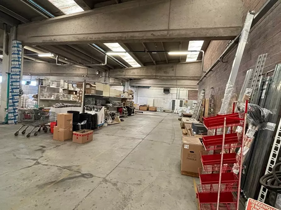 Immagine 8 di Attività artigianale in vendita  in Via Giovanni Scazzola 74 a Alessandria