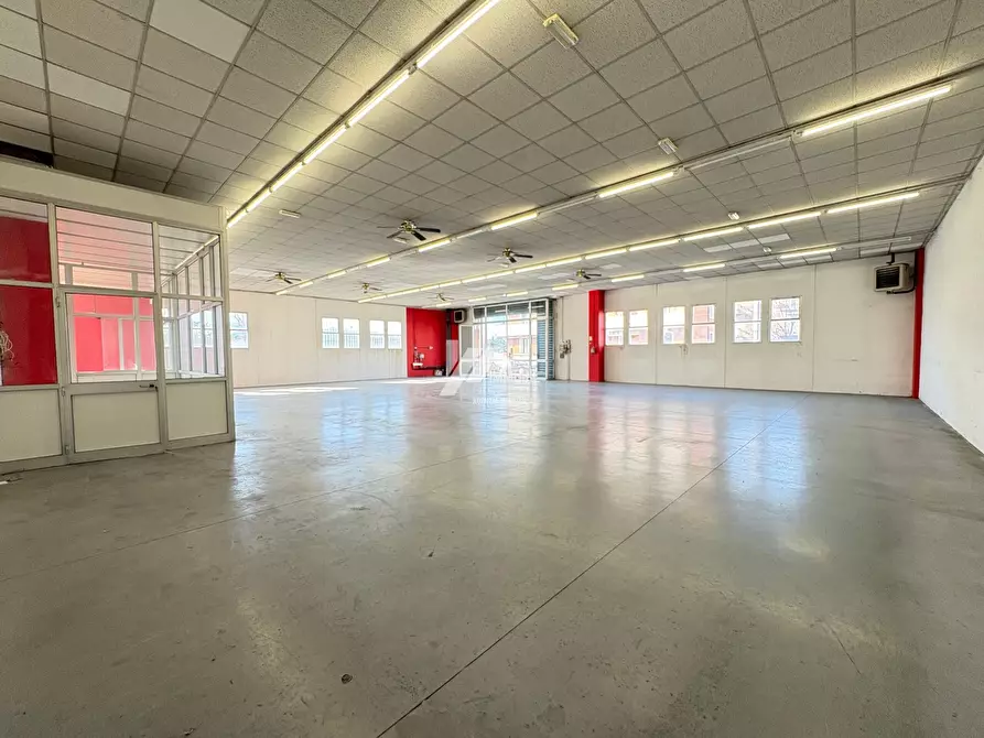 Immagine 2 di Attività artigianale in affitto  in Via Orzinuovi a Brescia