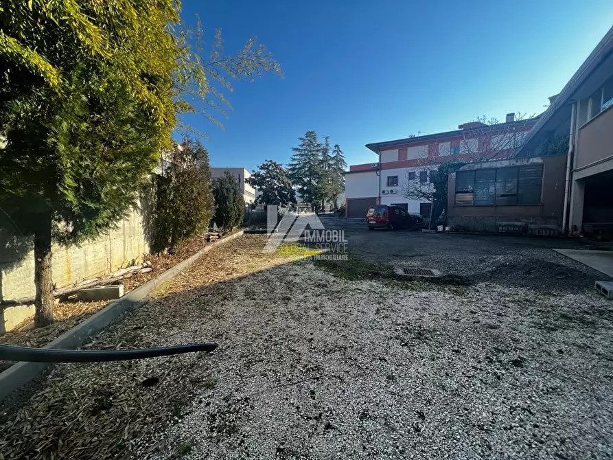 Immagine 10 di Laboratorio in vendita  in via carabioli a Cellatica