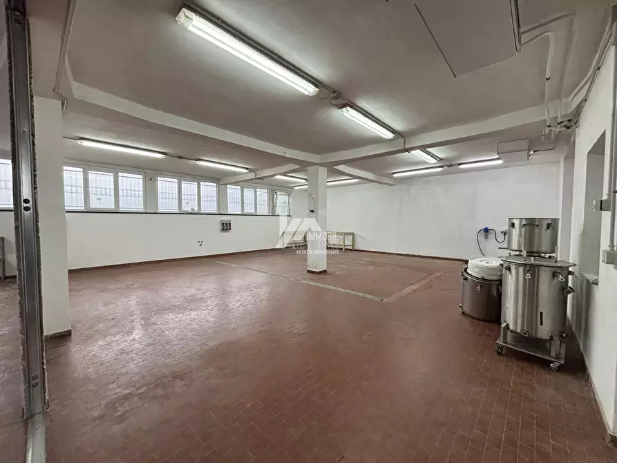 Immagine 3 di Laboratorio in vendita  in via carabioli a Cellatica