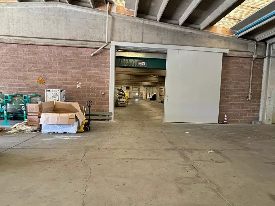 Immagine 11 di Attività artigianale in vendita  in Via Giovanni Scazzola 74 a Alessandria