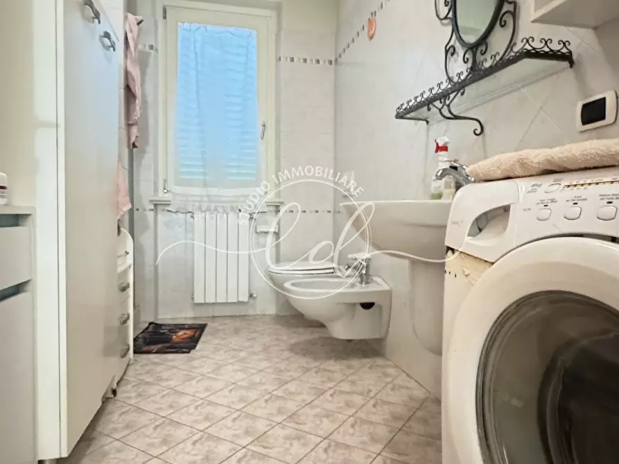 Immagine 16 di Quadrilocale in vendita  a Camaiore