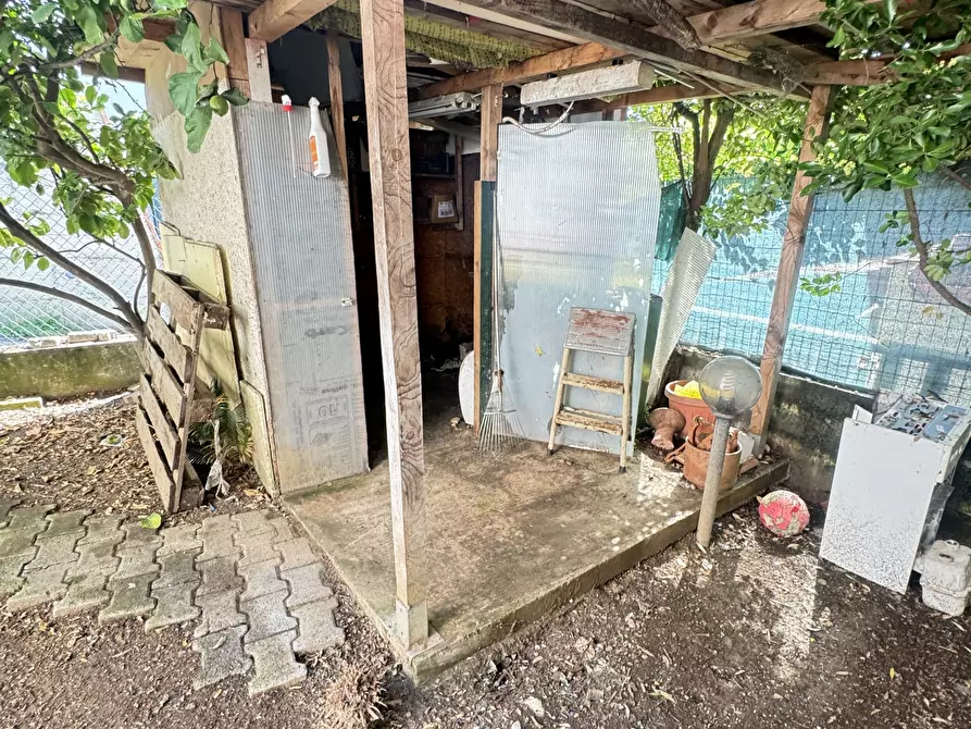 Immagine 22 di Porzione di casa in vendita  a Massa