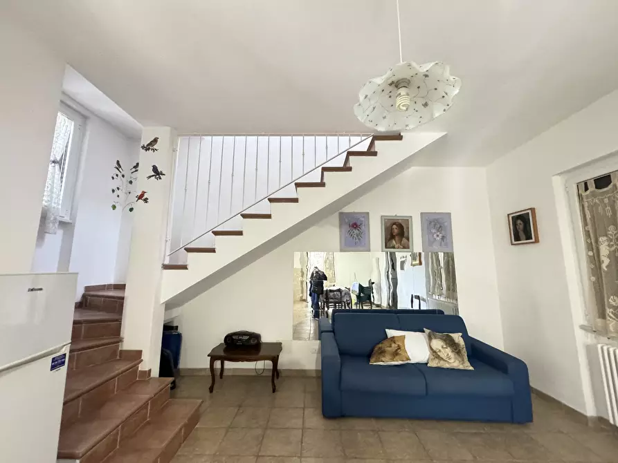 Immagine 8 di Casa indipendente in affitto  a Seravezza