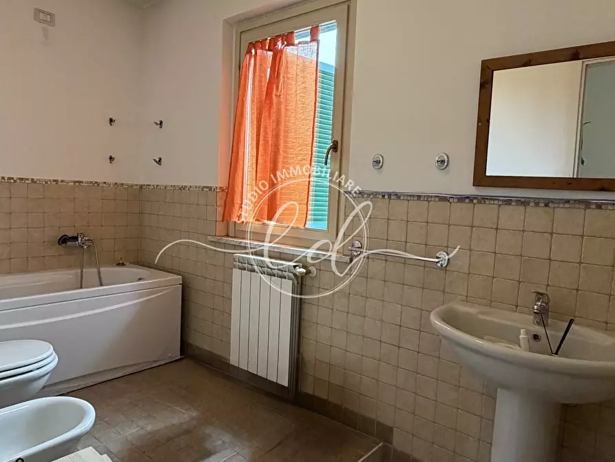 Immagine 51 di Villetta a schiera in vendita  a Pietrasanta