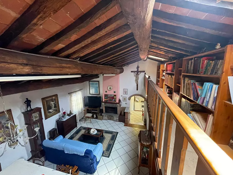 Immagine 19 di Rustico / casale in vendita  a Camaiore