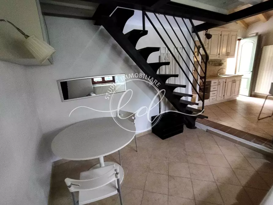 Immagine 9 di Porzione di casa in vendita  a Camaiore