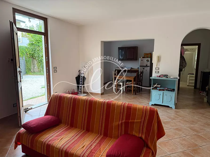 Immagine 7 di Porzione di casa in vendita  a Pietrasanta