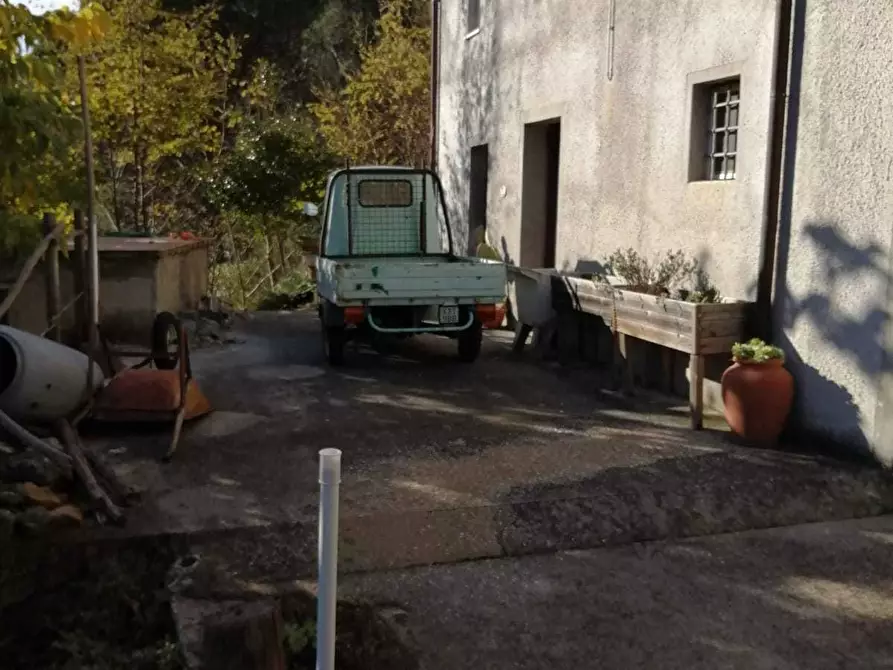 Immagine 24 di Porzione di casa in vendita  a Seravezza